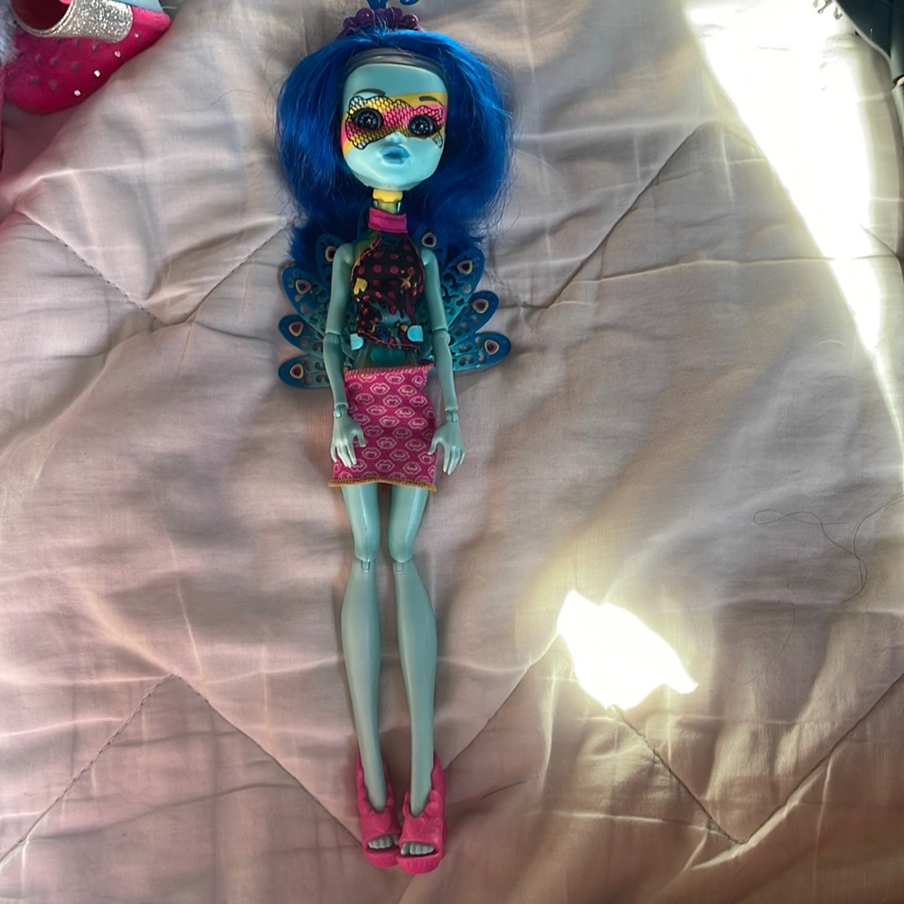 Build your own monster high doll